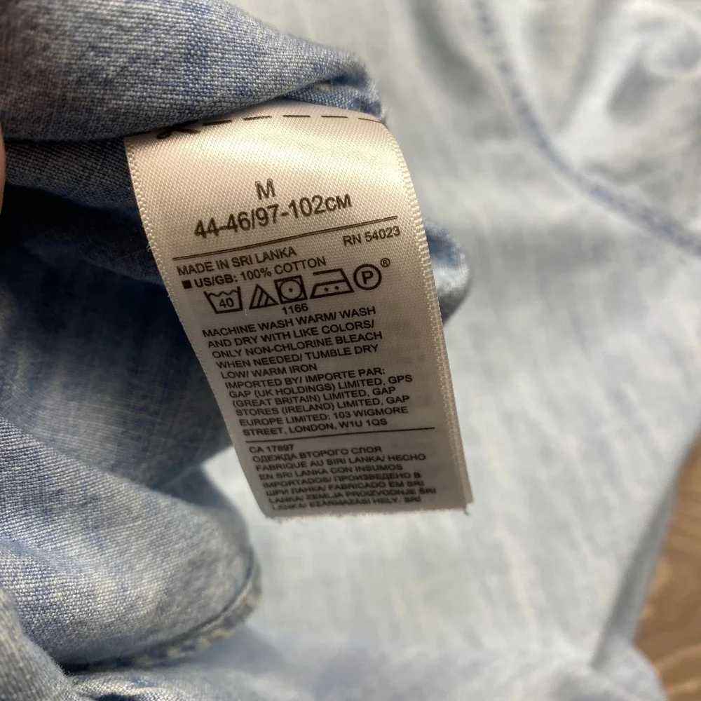 Banana Republic Button Down Shirt Mens M Blue Slim Fit Chambray Denim Fade